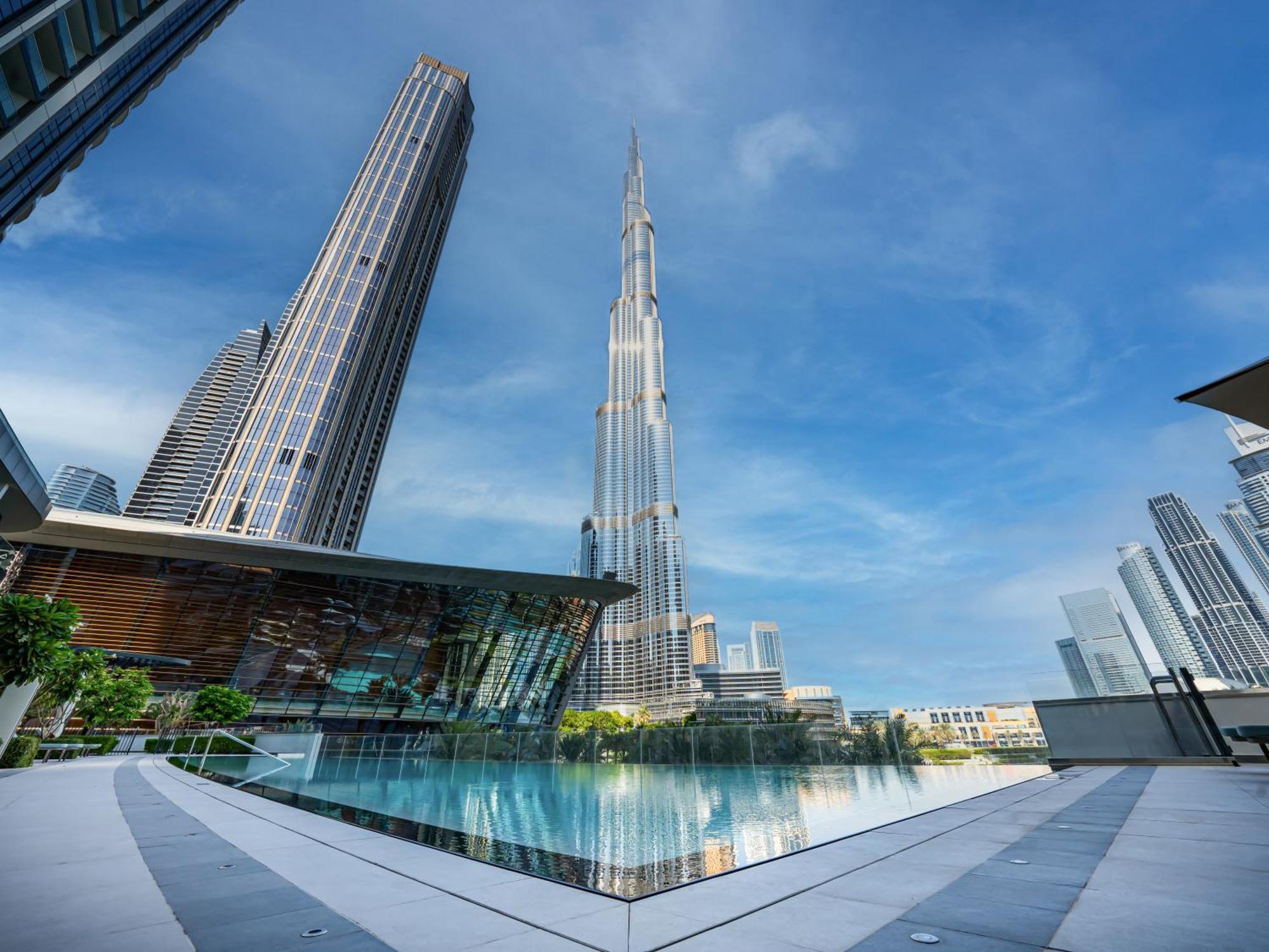 1br Downtown I Steps To Fountain & Mall Dubai